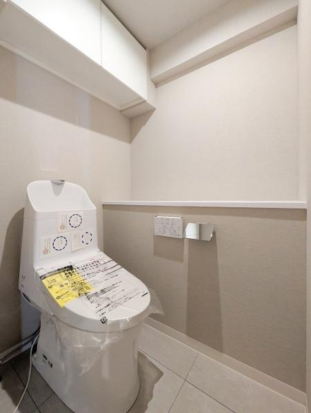 サングレイス洋光台のトイレ|清潔感のある内装のすっきりとしたデザインのトイレです。
水周りが綺麗だと安心ですね。
