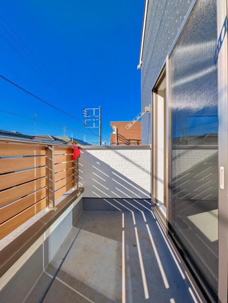 相模原市中央区小山１丁目の新築一戸建のバルコニー|広さも十分のバルコニー！！
風が心地よいです！