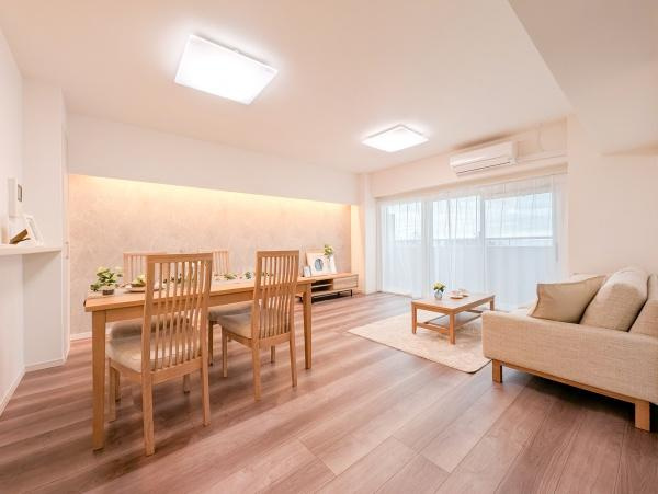 ロイヤルブラフの居間・リビング|家族が自然と集まるリビングは
落ち着きのある空間です♪