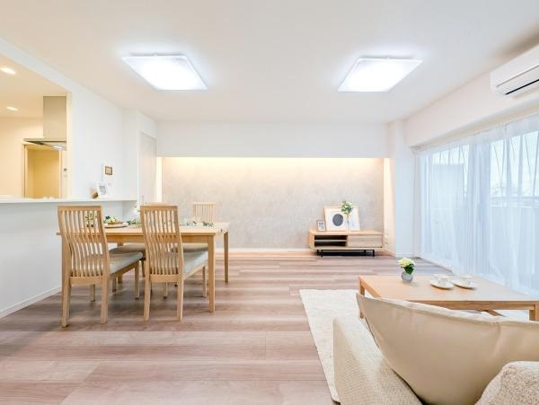 ロイヤルブラフの居間・リビング|自慢したくなるリビング！
形も良く家具の配置にも困りません。