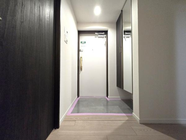 ナイスサンソレイユ横濱鶴ヶ峰の玄関|収納豊富な玄関です。
この明るい玄関が気持ちよく家族を迎え入れます♪