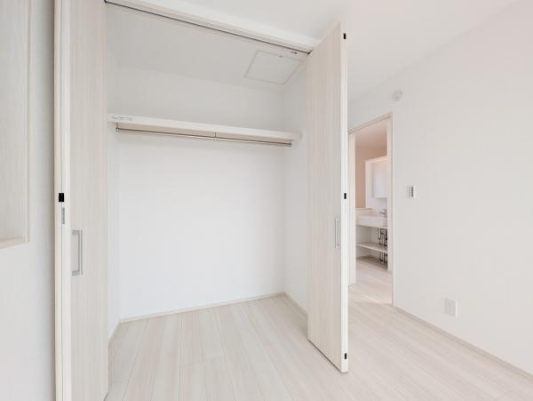 横浜市中区山元町３丁目の新築一戸建の収納|これだけ収納があると助かりますね！