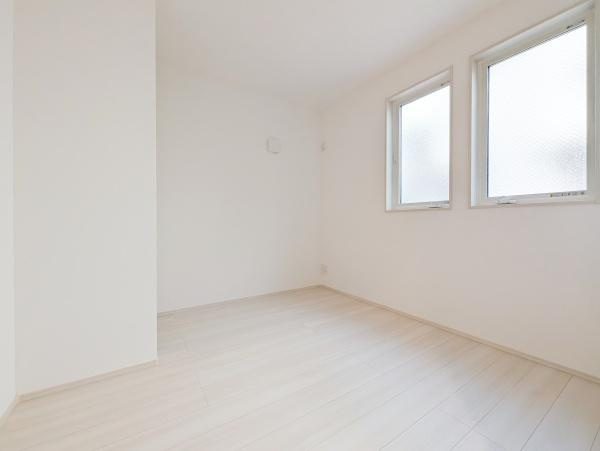 横浜市中区山元町３丁目の新築一戸建の洋室|落ち着きのある洋室です！
休日はこちらでおくつろぎ下さい♪