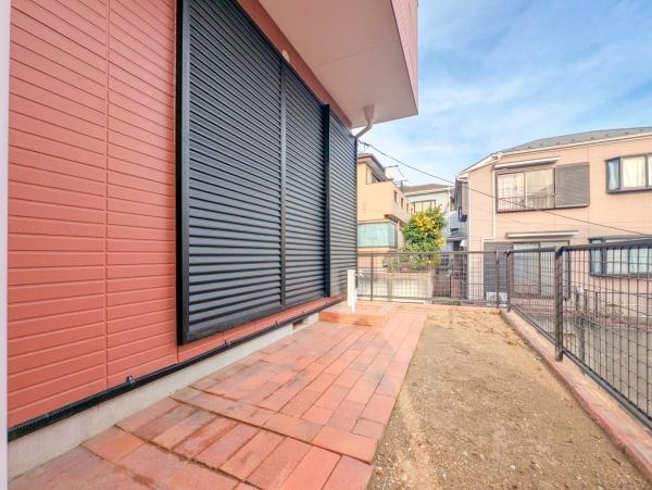 横浜市戸塚区前田町の中古一戸建の庭|荷物を置くのもよし！お好きなお花を置いてみるのもよし！
色々な用途で使えるスペースです。