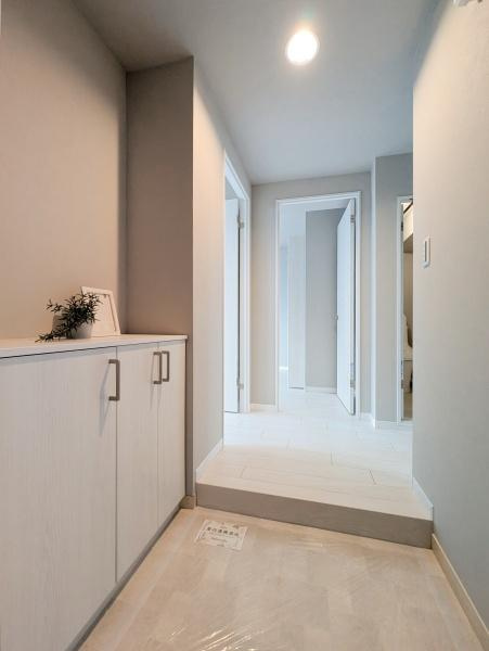 ライオンズマンション金沢八景Ｃ棟の玄関|収納豊富な玄関です。
ゆったりとした空間です！