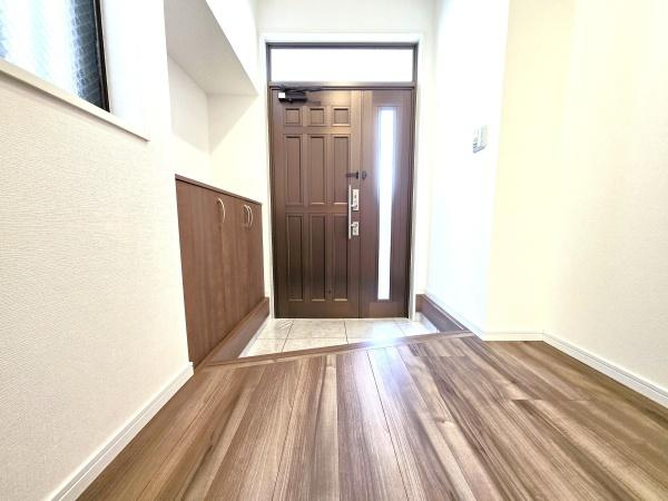 藤沢市大鋸３丁目の中古一戸建の玄関