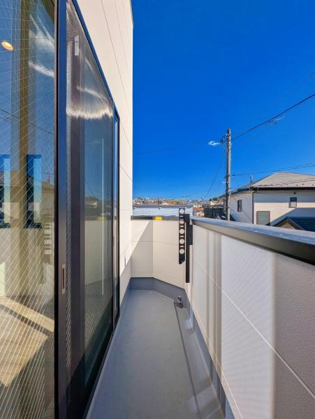 横浜市都筑区川和町の新築一戸建のバルコニー|陽当り良好のバルコニー！
風通しもよく気持ちいいです
