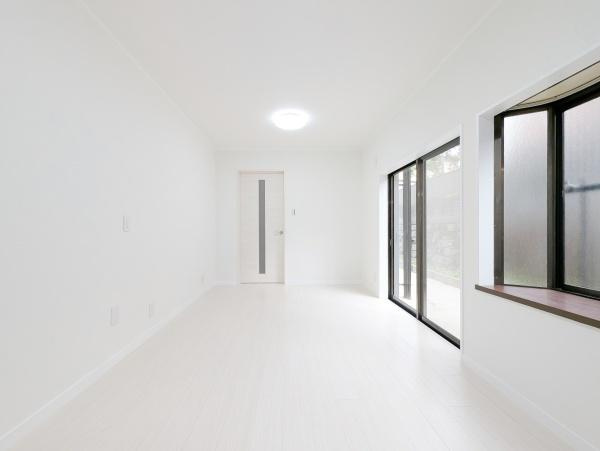 横浜市緑区いぶき野の中古一戸建の居間・リビング|自慢したくなるリビング！
形も良く家具の配置にも困りません。