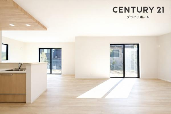 横浜市磯子区洋光台１丁目の新築一戸建の居間・リビング|明るいLDK！！
陽当たり良好です。