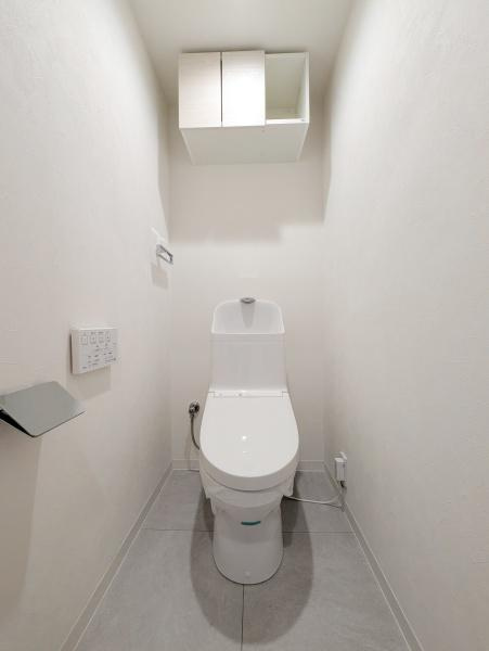 ニューシティ東戸塚緑の街４号棟のトイレ|清潔感のある内装のすっきりとしたデザインのトイレです。
水周りが綺麗だと安心ですね。
