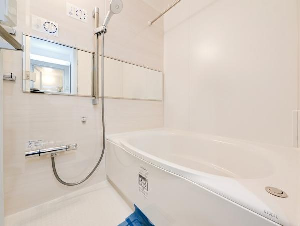 ニューシティ東戸塚緑の街４号棟の浴室|広々としたバスルームで一日の疲れをいやして下さい！
もちろん、浴室乾燥機付きです！