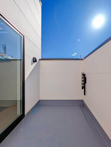 横浜市都筑区川和町の新築一戸建のバルコニー|陽当り良好のバルコニー！
風通しもよく気持ちいいです
