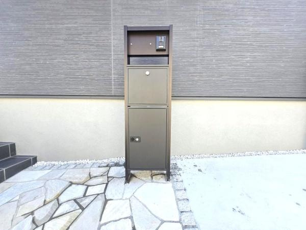 横浜市南区別所６丁目の新築一戸建のその他|宅配Box付き♪
ご不在でも安心です！