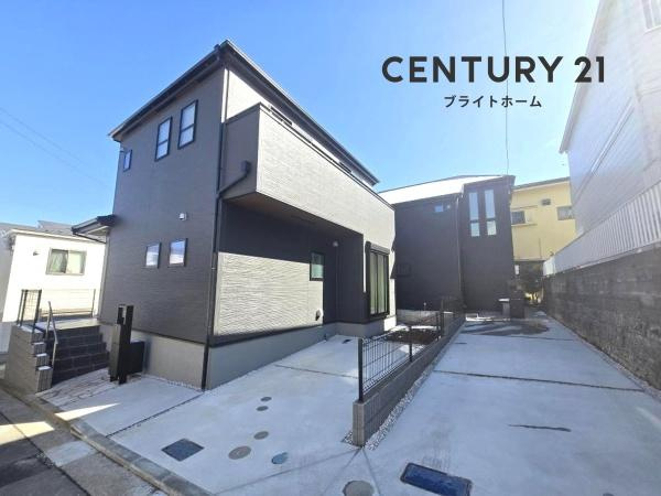横浜市南区別所６丁目の新築一戸建の外観|堂々と完成しました！いつでもご案内可能です！
お車でご自宅まで送迎承ります。