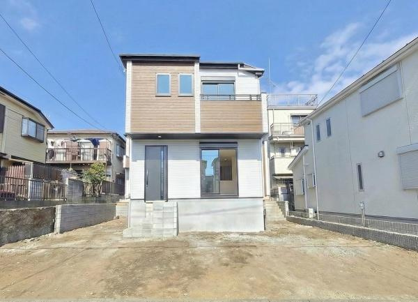 横浜市泉区中田南２丁目の新築一戸建の前面道路含む現地写真|車通りが少ない為、小さなお子様にも安心です。
是非一度、現地へ起こしください。