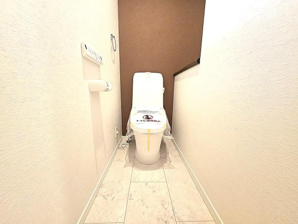 横浜市旭区白根６丁目の新築一戸建のトイレ
