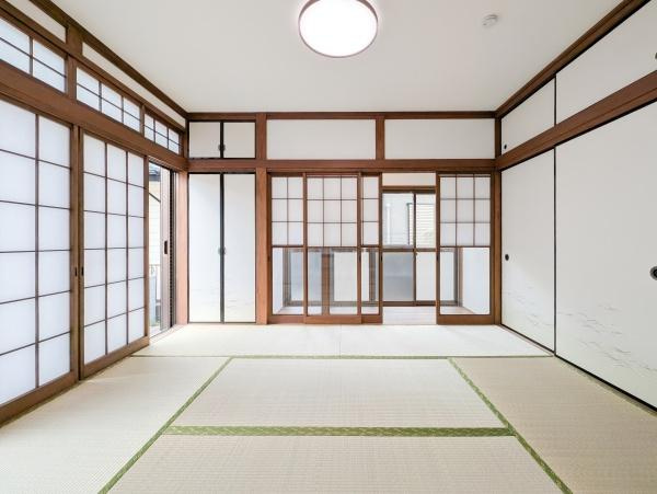 横浜市南区大岡４丁目の中古一戸建の和室|和室は日本人の心です
お子様が遊ぶのにも床が柔らかく安心♪