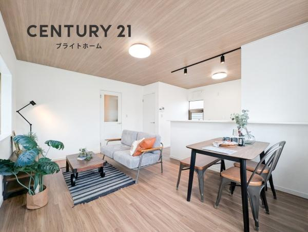 横浜市南区大岡４丁目の中古一戸建の居間・リビング|自慢したくなるリビング！
形も良く家具の配置にも困りません。
