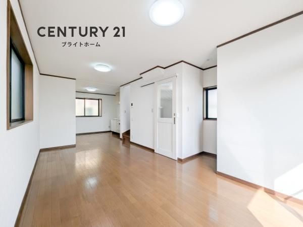 横浜市鶴見区東寺尾東台の中古一戸建の居間・リビング|明るいLDK！！
陽当たり良好です。