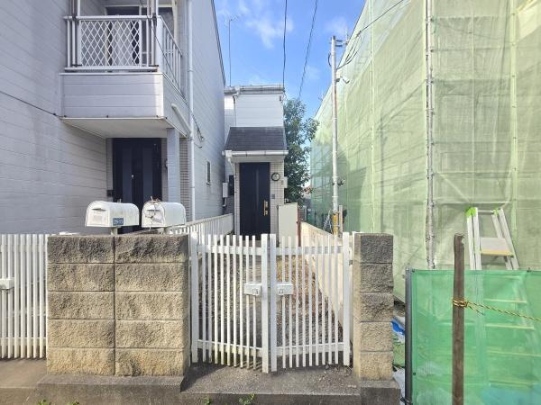 横浜市神奈川区神之木台の中古一戸建の前面道路含む現地写真|閑静な住宅街につき住環境良好です♪