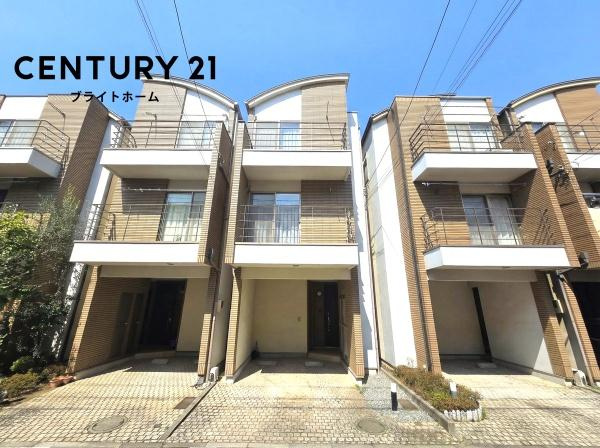 横浜市港北区日吉７丁目の中古一戸建の前面道路含む現地写真|周辺環境も合わせてご案内させて頂きます！
お気軽にお問い合わせ下さい！