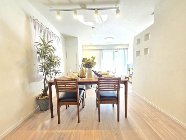 横浜市港北区日吉７丁目の中古一戸建の居間・リビング|明るいLDK！！
陽当たり良好です。