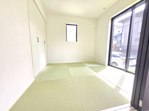 横浜市磯子区杉田８丁目の新築一戸建の和室|食後の後は和室でゴロゴロ出来ちゃいます！
お客さんが来た時には客室としても利用できます♪