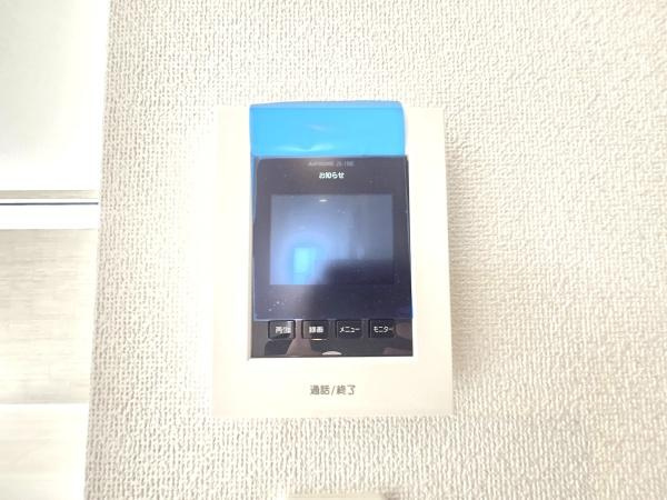 横浜市磯子区杉田８丁目の新築一戸建のその他|テレビモニター付 インターフォン！
来客者も確認でき防犯面でも安心です。