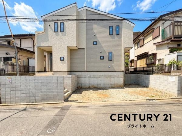 横浜市南区六ツ川２丁目の新築一戸建の外観|同仕様物件もご案内をさせて頂きます。
お車でご自宅まで送迎承ります。