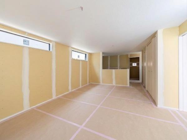 横浜市南区六ツ川２丁目の新築一戸建の居間・リビング|工事中リビングルーム