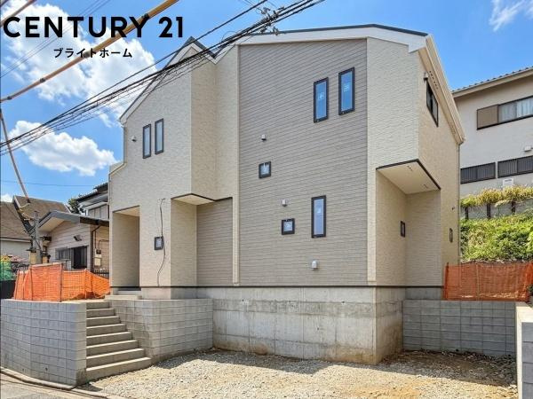 横浜市南区六ツ川２丁目の新築一戸建の前面道路含む現地写真|車通りが少ない為、小さなお子様にも安心です。
是非一度、現地へ起こしください。