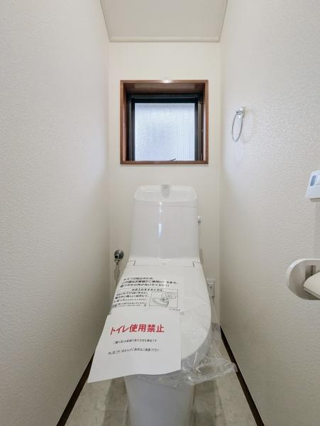 横浜市金沢区富岡西３丁目の中古一戸建のトイレ|スッキリとしたデザインのトイレ