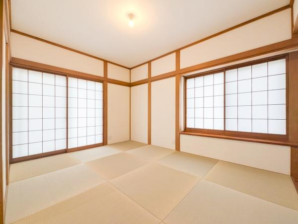 横浜市金沢区富岡西３丁目の中古一戸建の和室|食後の後は和室でゴロゴロ出来ちゃいます！
お客さんが来た時には客室としても利用できます♪