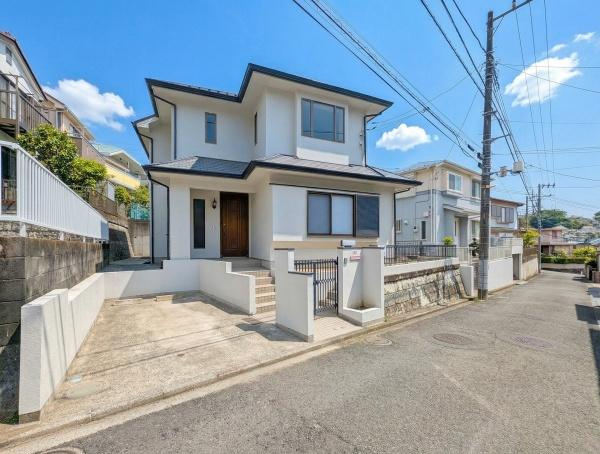 横浜市金沢区富岡西３丁目の中古一戸建の前面道路含む現地写真|陽当りの良さ、住環境を現地にてご確認下さい！
周辺環境も合わせてご案内させて頂きます！