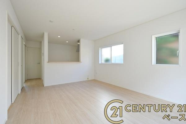 クレイドルガーデン中山町 １号棟 ／新築一戸建の内観：施工例|■家族とのコミュニケーションがとりやすい人気のカウンターキッチン！■