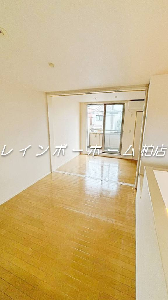 仲介手数料（賃料の1.10ヵ月）の50％OFF対象物件！の居間・リビング|おしゃれな居間です