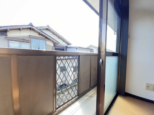 ビューレンゲＢのバルコニー|開放的で明るい空間を演出してくれるバルコニーです