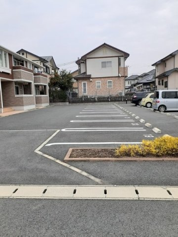 インペリアル上鶴　Ⅱの駐車場