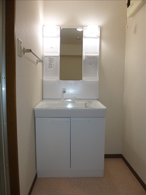 レージュグリーンの洗面所|シャワードレッサー