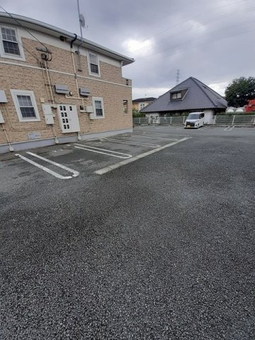 ラルジュ　ガーデン　Ⅱの駐車場