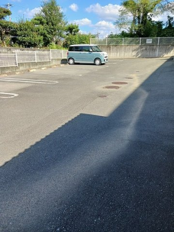 グレイスⅠの駐車場