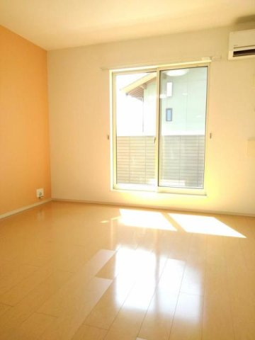 ＣＲＥＳＣＥＮＴの居間・リビング