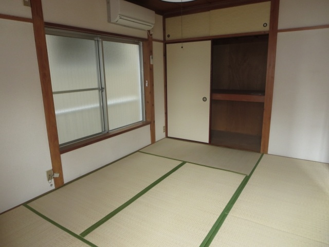 建協ハイツの和室