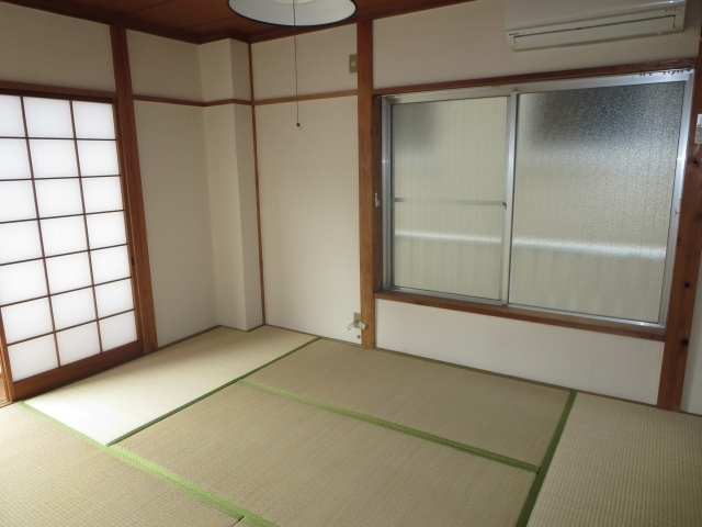 建協ハイツの和室