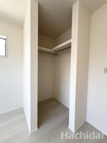 高浜市呉竹町第4　全2棟<1号棟>の収納|北側5.1帖洋室クローゼット
