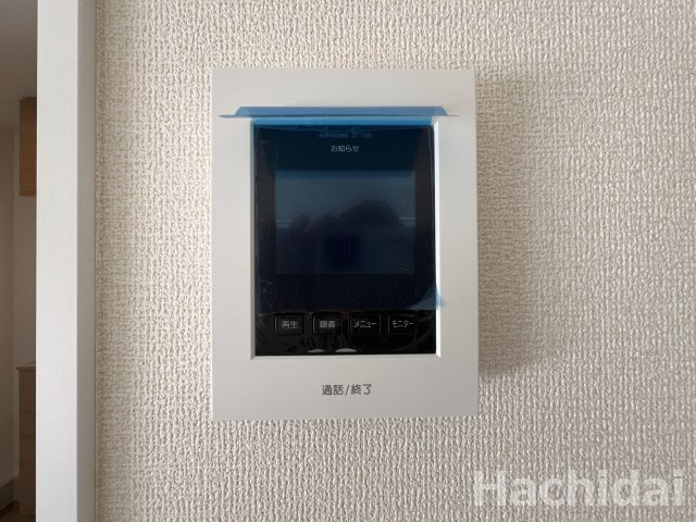 高浜市呉竹町第4　全2棟<1号棟>のセキュリティ|訪問者をカメラで確認できるTVモニターホン設置済み
