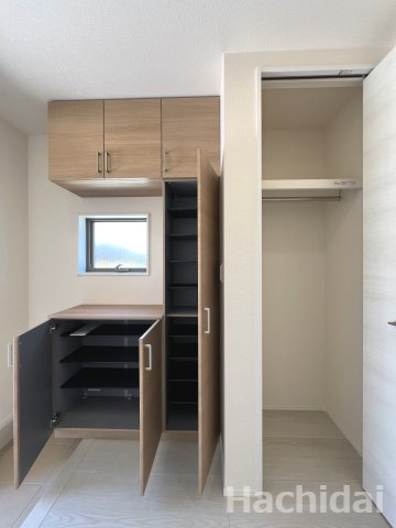 高浜市呉竹町第4　全2棟<1号棟>の収納|たっぷりの収納スペースでいつでもスッキリとした玄関に♪