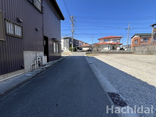 高浜市稗田町第7　新築分譲住宅＜1号棟＞の前面道路含む現地写真