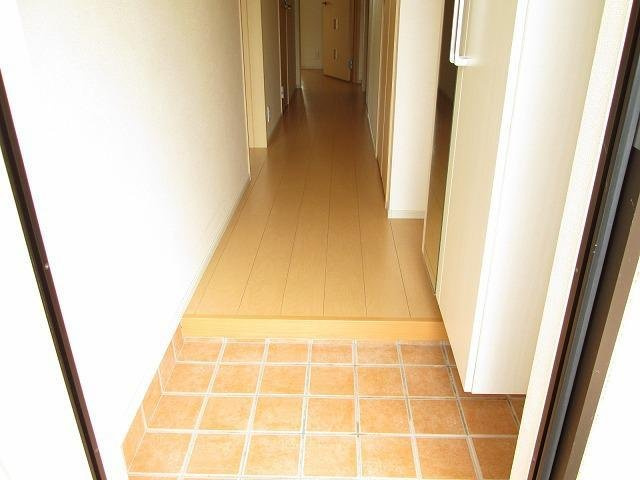 アスカ　Ｅの玄関