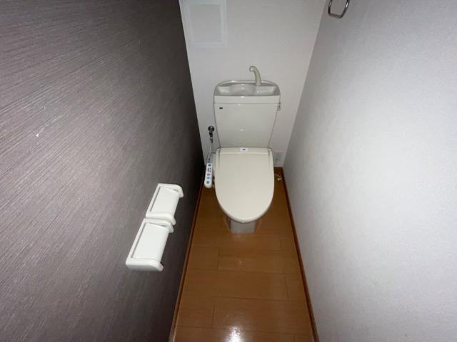 パークサイドヴィラ御里　Ａ棟のトイレ|シャワー付トイレ